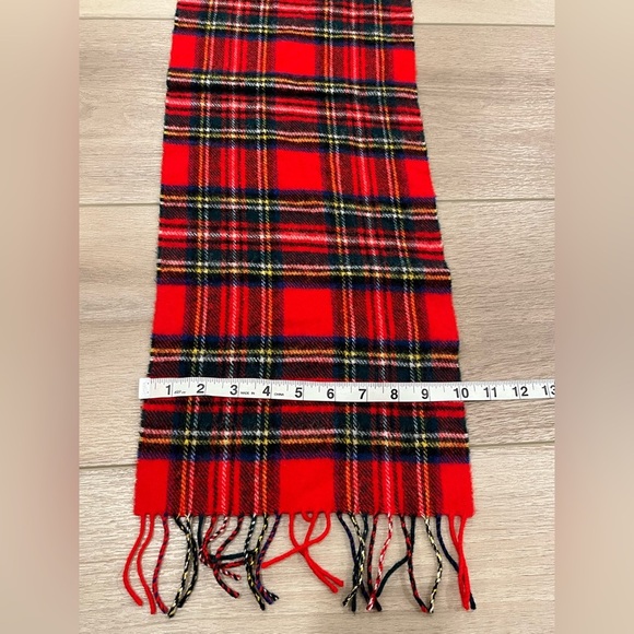 Johnstons of Elgin Scotland Scarf 100% Lambswool Red Tartan Plaid 64"x10" NWT - Picture 5 of 6